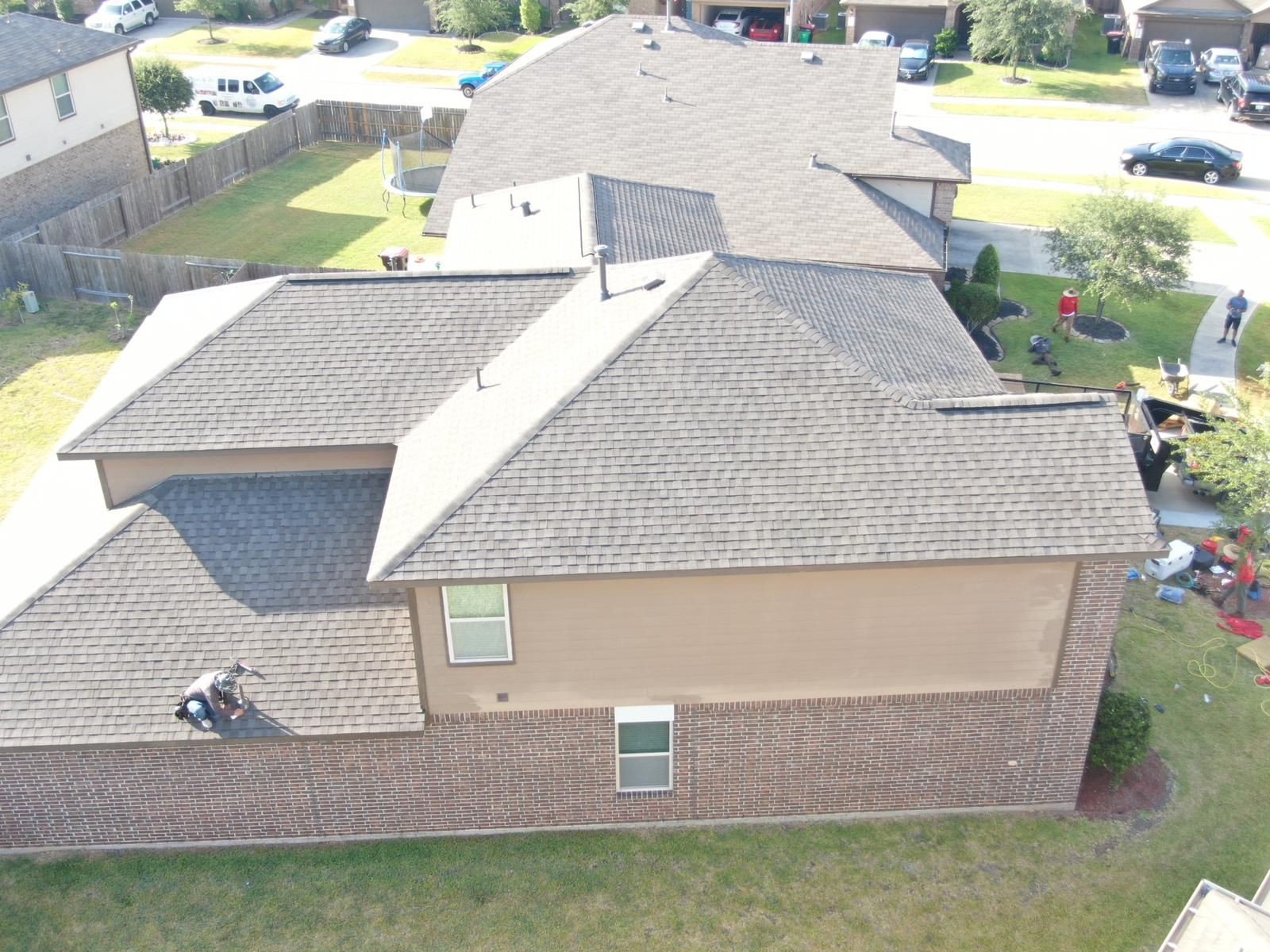 Residential architectural shingle roofing, photograph 3