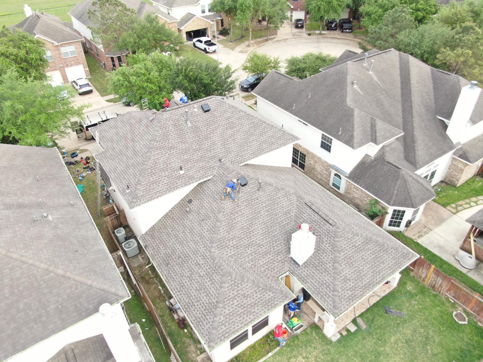 Residential shingle roofing and installation, photograph 8