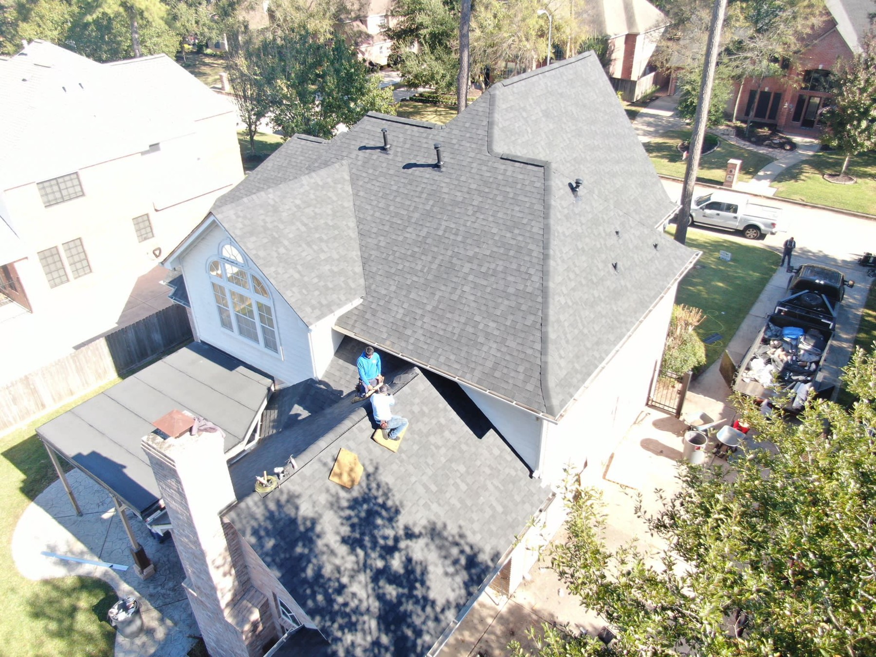Residential shingle roofing and installation, photograph 9