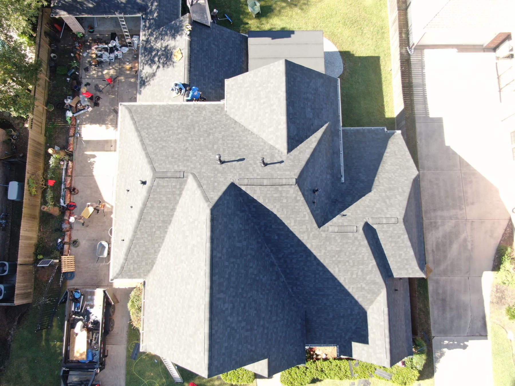 Residential shingle roofing and installation, photograph 10