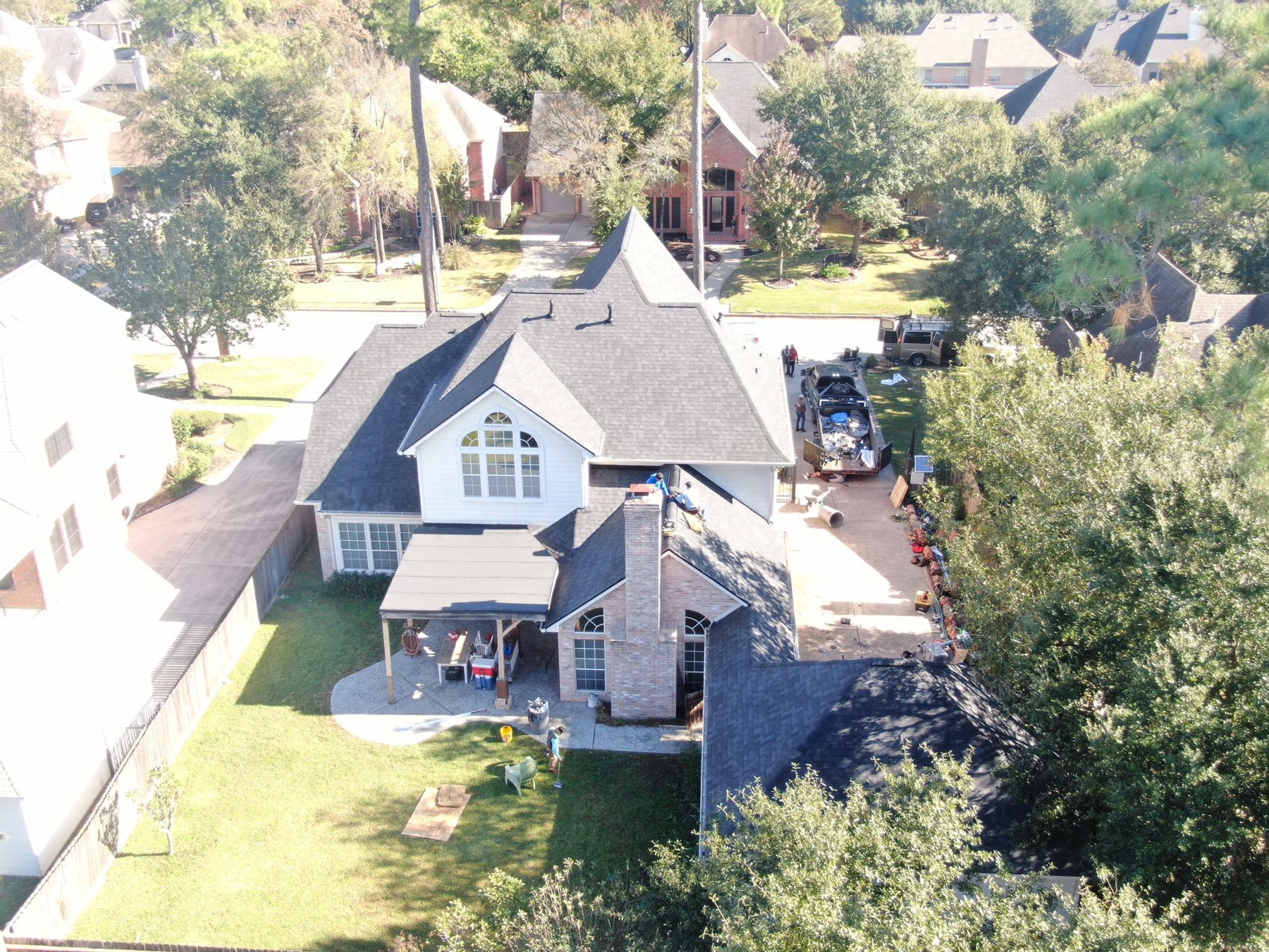 Residential shingle roofing and installation, photograph 12