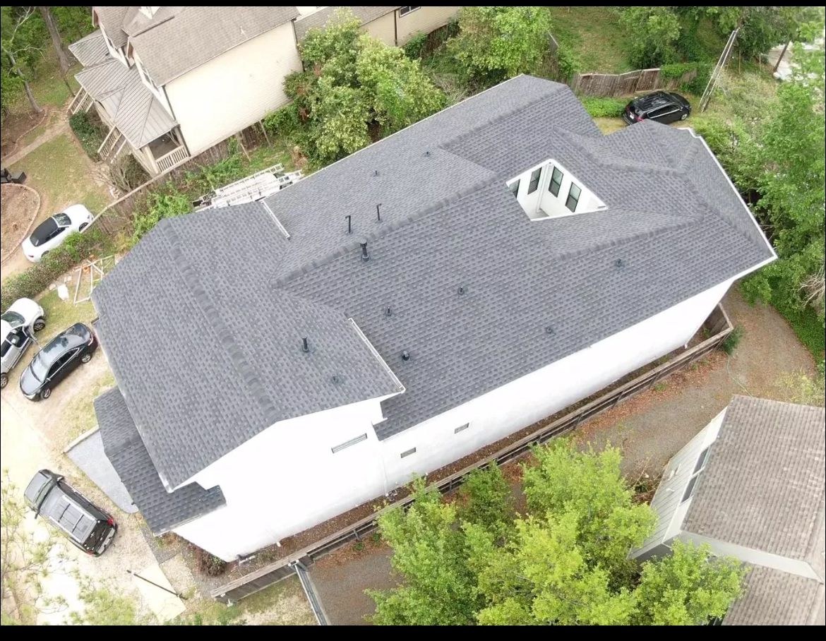 Residential shingle roof project, photograph 4