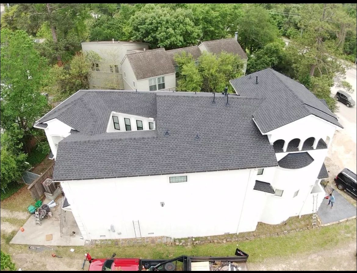 Residential shingle roof project, photograph 5