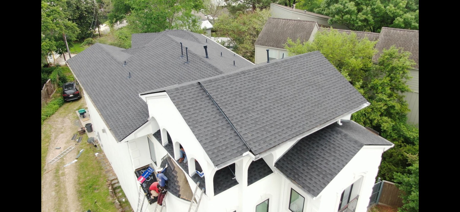 Residential shingle roof project, photograph 10